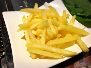 【池袋駅】学生人気高め！韓国料理1,980円食べ放題の激安！「トンチュヤ 池袋東口店」のポテトフライ